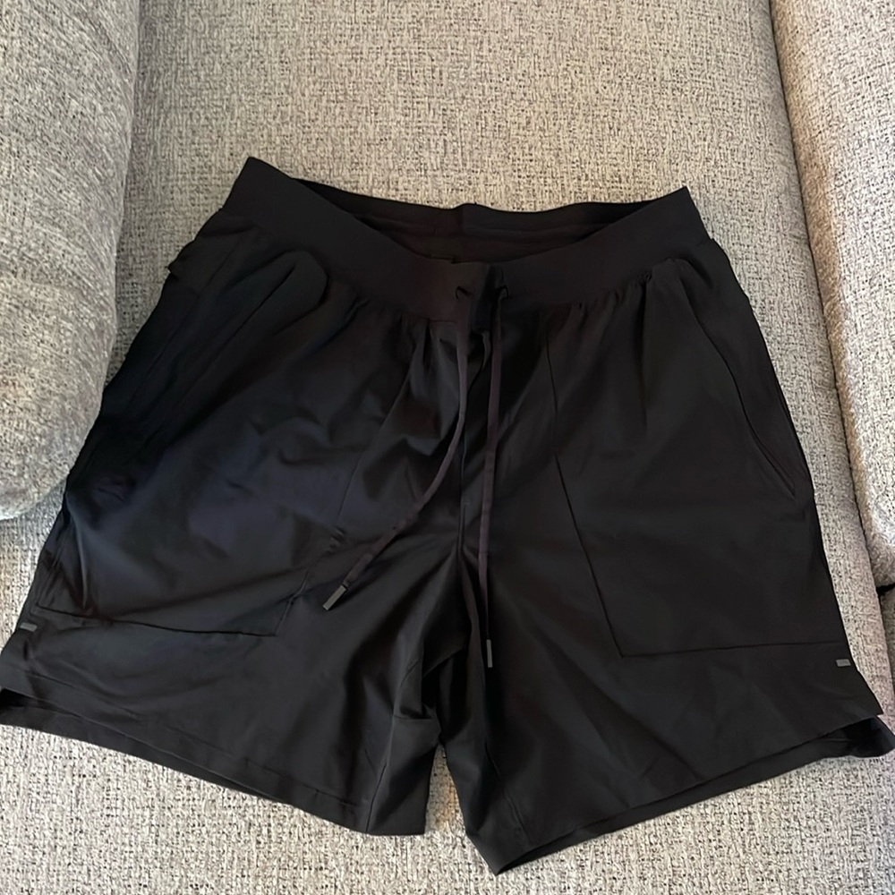 Lululemon XL men’s shorts